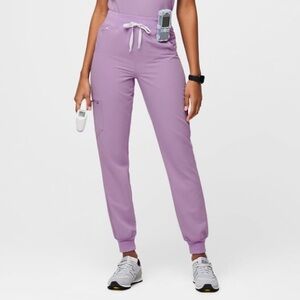 FIGS Zamora Jogger Scrub Pants in Lavender Dew